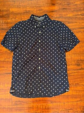 American Eagle Outfitters Navy Short-Sleeve Button-Up | Size Medium